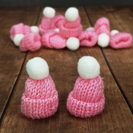 mini, kötött, bojtos sapka - RÓZSASZÍN (5 cm)