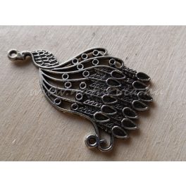 Fém medál, strasszolható - páva, ezüst színű